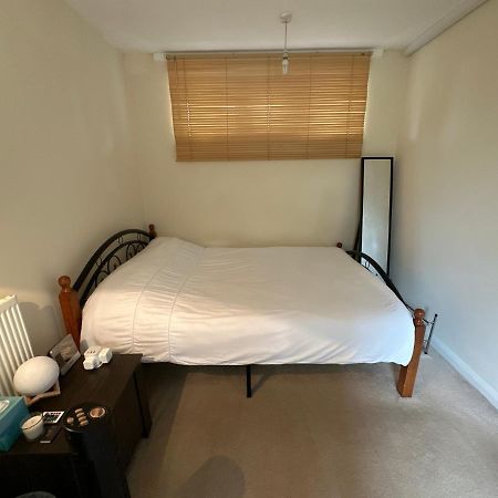Cozy Room In Shared Home Near Canary Wharf ロンドン エクステリア 写真