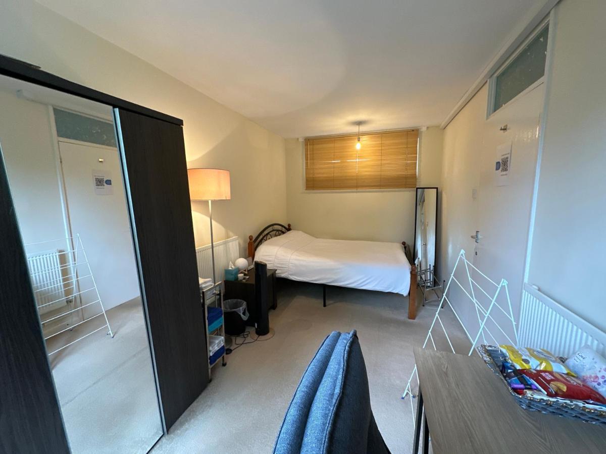 Cozy Room In Shared Home Near Canary Wharf ロンドン エクステリア 写真